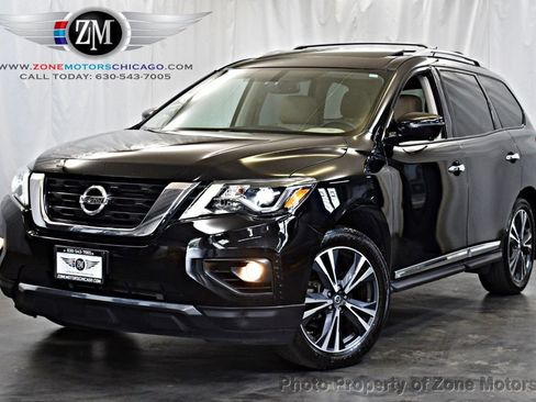 Used 2017 Nissan Pathfinder Platinum w/ Family Entertainment Package AWD/4WD image 1