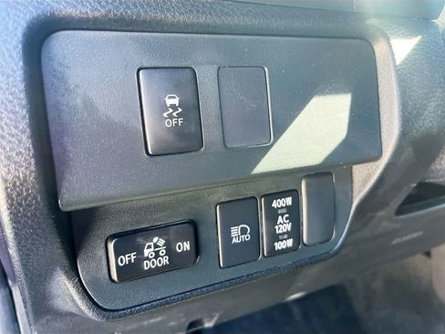 Used 2023 Toyota Tacoma TRD Sport w/ Technology Package image 10