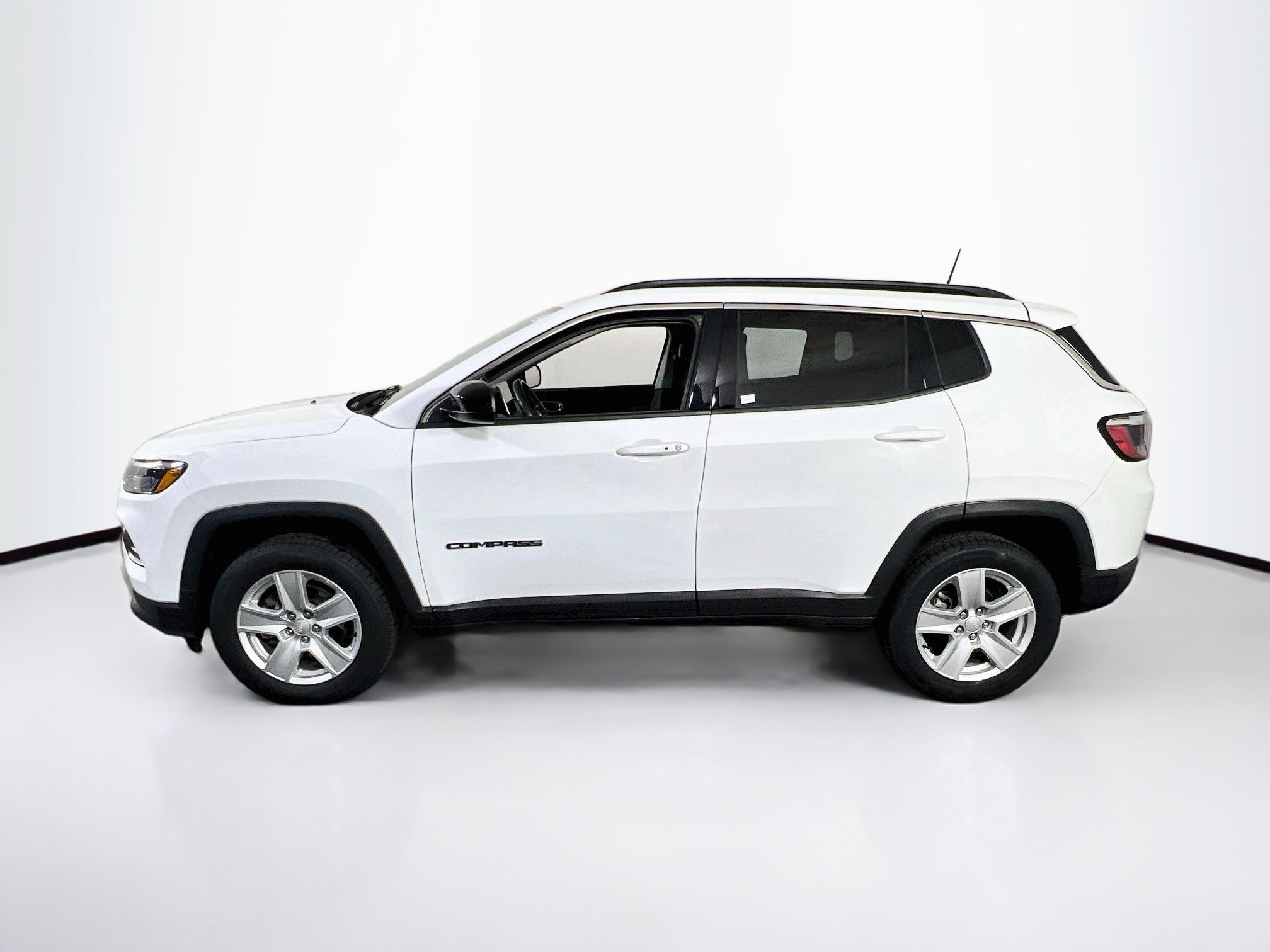 Used 2022 Jeep Compass Latitude w/ Convenience Group AWD/4WD image 8