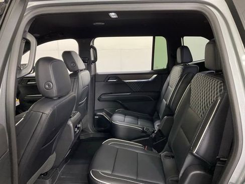 New 2026 GMC Acadia Denali w/ Super Cruise Package image 33