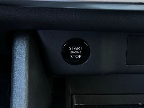 Used 2025 Nissan Rogue SV image 26