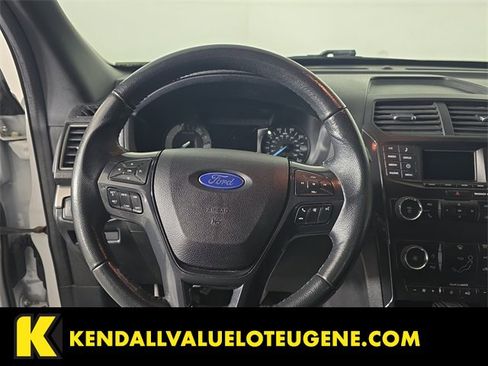 Used 2018 Ford Explorer XLT image 10