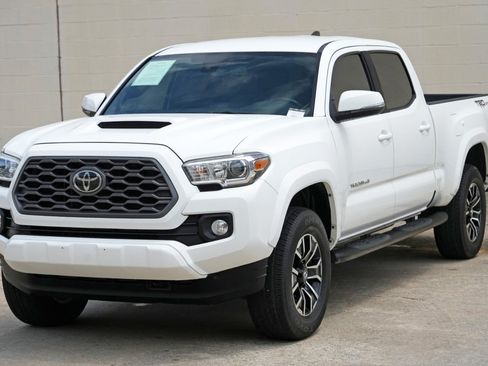 Used 2021 Toyota Tacoma TRD Sport w/ Technology Package RWD image 42