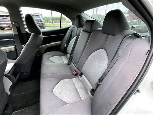 Used 2020 Toyota Camry LE FWD image 19