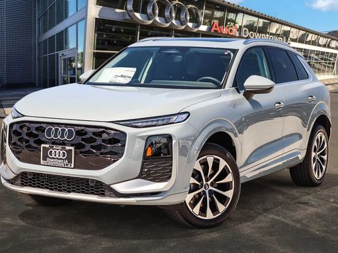 New 2026 Audi Q3 quattro 2.0T AWD/4WD image 1