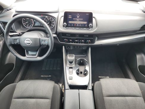 Used 2025 Nissan Rogue SV FWD image 29