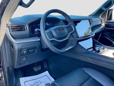 Used 2024 Jeep Wagoneer Series III w/ Premium Group I image 9