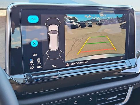 Used 2024 Volkswagen Atlas SE AWD/4WD image 28