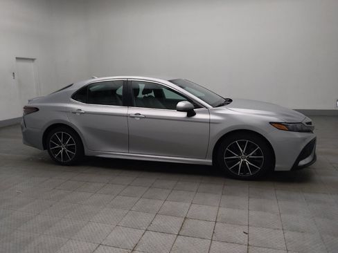 Used 2021 Toyota Camry SE FWD image 11