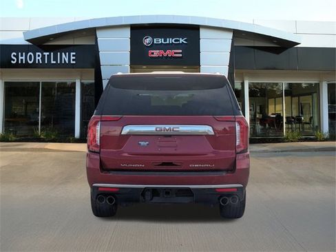 Used 2021 GMC Yukon Denali w/ Denali Premium Package image 4