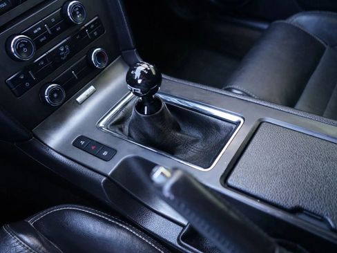 Used 2013 Ford Mustang GT Premium image 28