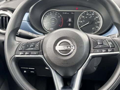 Used 2025 Nissan Versa SV FWD image 22