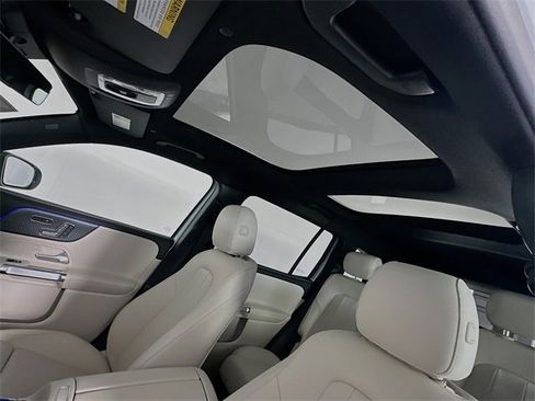 Certified 2025 Mercedes-Benz GLB 250 image 21