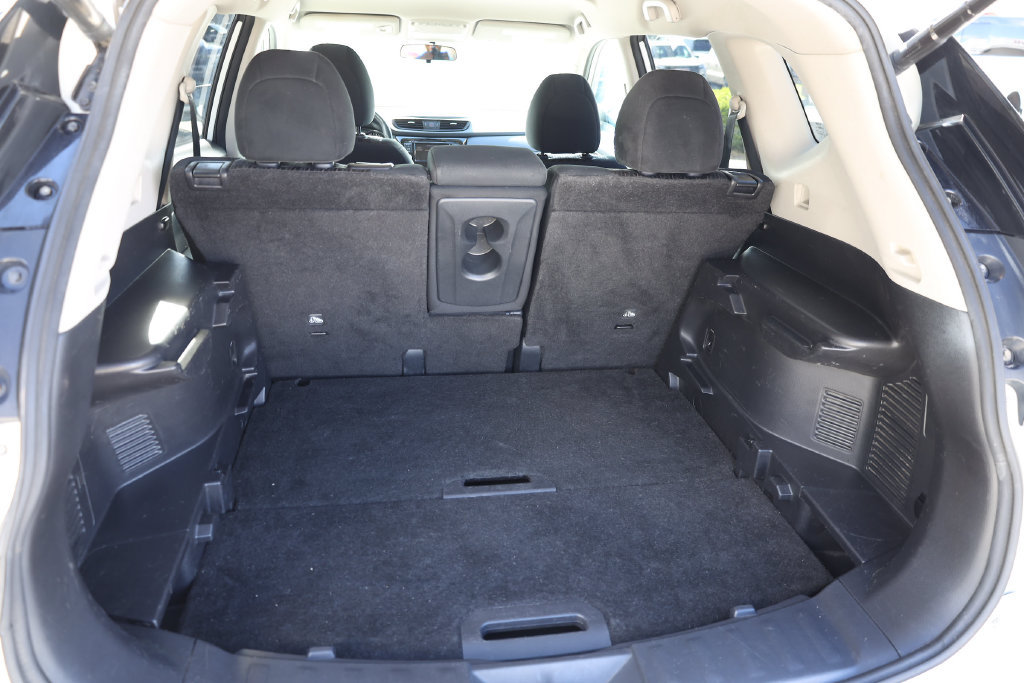 Used 2018 Nissan Rogue SV FWD image 21