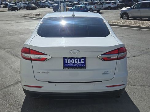 Used 2020 Ford Fusion SE image 5