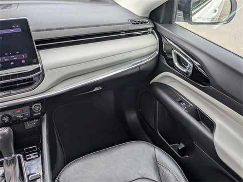 Used 2022 Jeep Compass Limited image 18