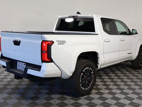 Used 2024 Toyota Tacoma TRD Sport image 4