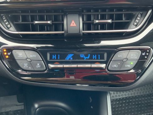 Used 2018 Toyota C-HR XLE image 32