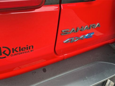 Used 2025 Jeep Wrangler Unlimited Sahara image 11