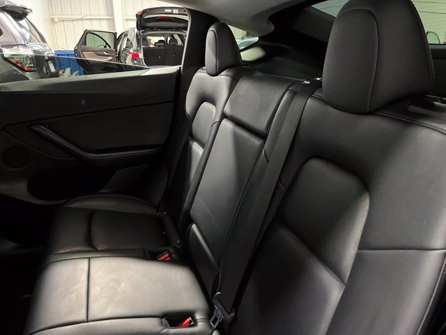 Used 2021 Tesla Model Y Long Range AWD/4WD image 19