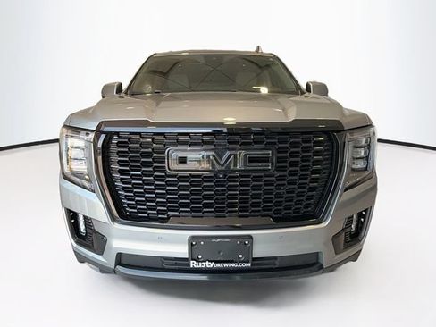 Used 2023 GMC Yukon XL Denali AWD/4WD image 2