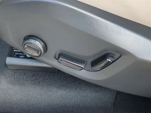 Used 2026 Volvo XC90 B6 Plus w/ Protection Package image 16