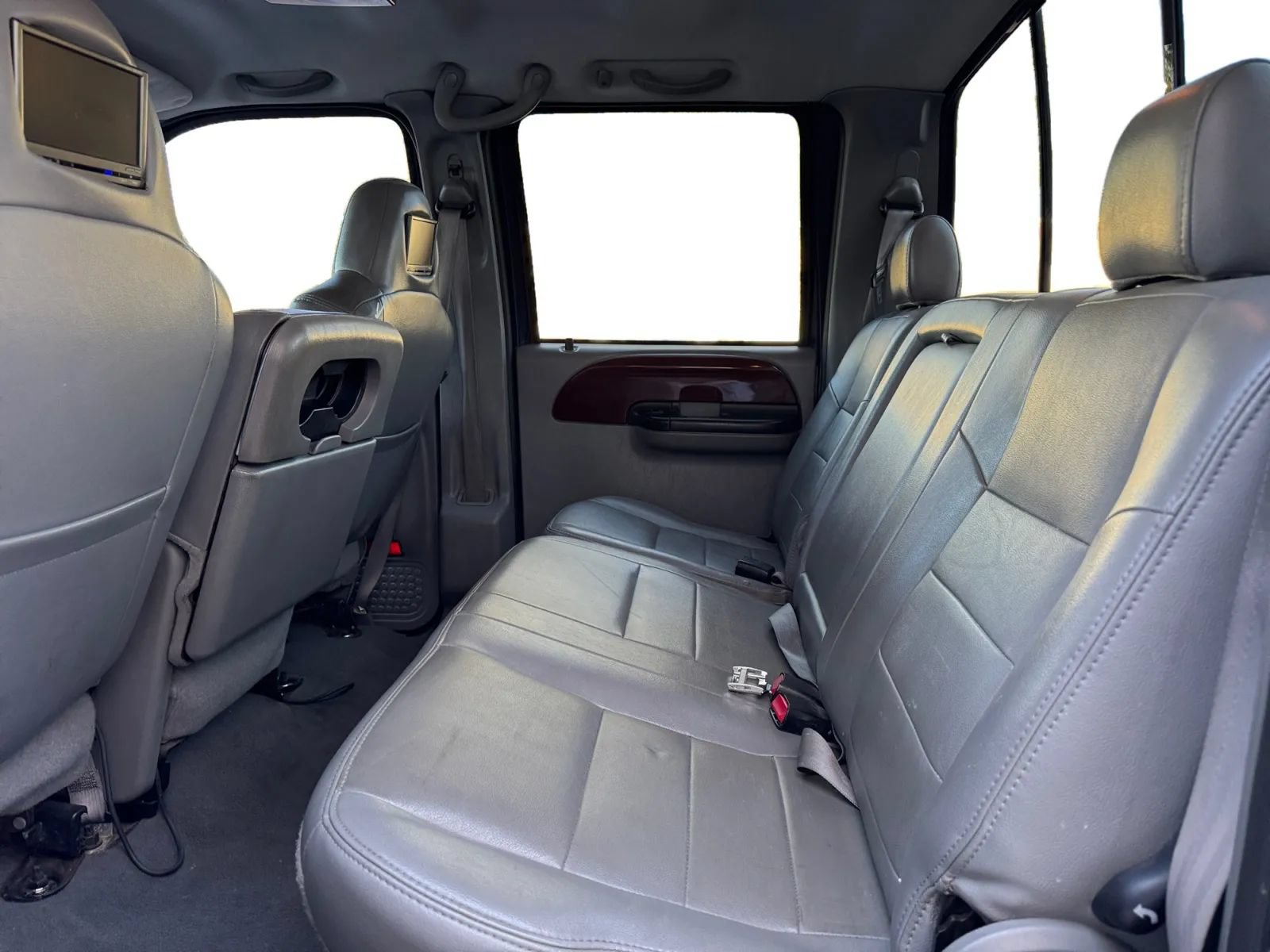 Used 2007 Ford F350 Lariat AWD/4WD image 16