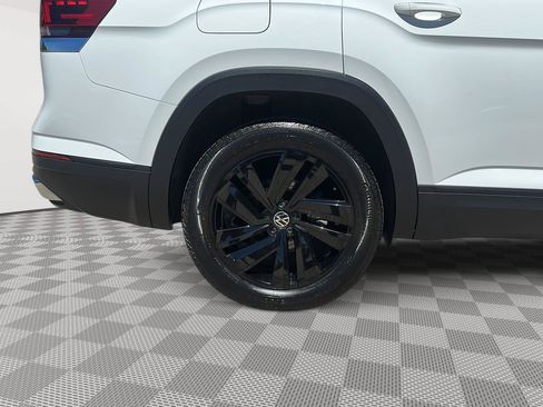 Used 2023 Volkswagen Atlas SE w/ Panoramic Sunroof Package AWD/4WD image 11