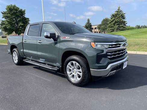 Used 2025 Chevrolet Silverado 1500 LTZ AWD/4WD image 7