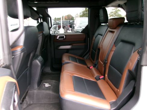 Used 2022 Ford Bronco Outer Banks AWD/4WD image 17