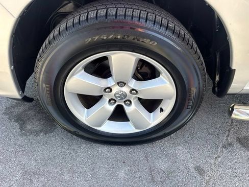 Used 2014 RAM 1500 Express RWD image 16