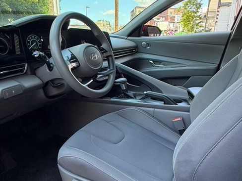 Used 2024 Hyundai Elantra SEL FWD image 14