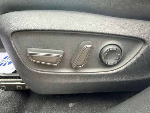 Used 2022 Toyota Highlander XSE image 19