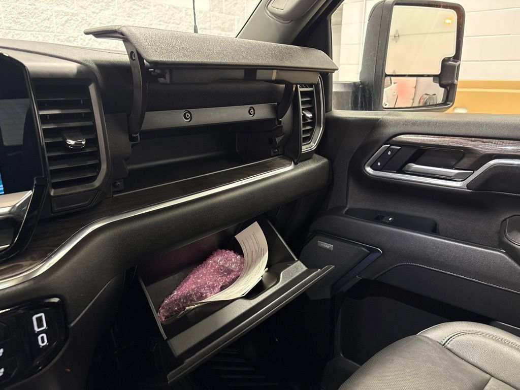 Used 2025 Chevrolet Silverado 3500 LTZ w/ LTZ Plus Package AWD/4WD image 29
