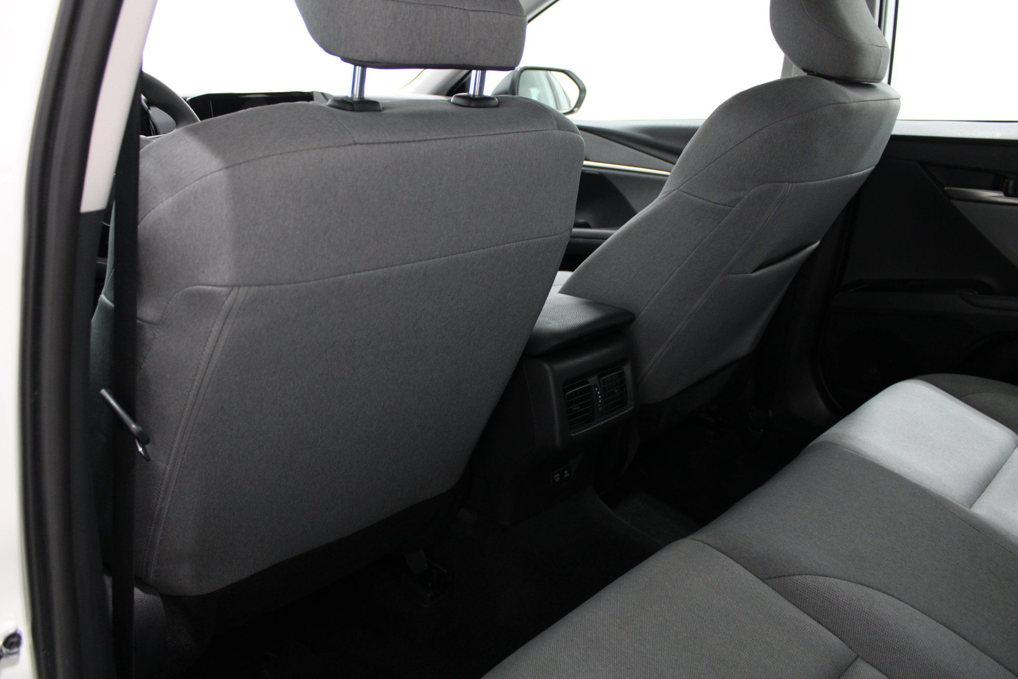 Used 2025 Toyota Camry LE FWD image 16