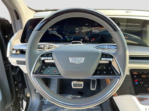 New 2026 Cadillac Vistiq Luxury image 11