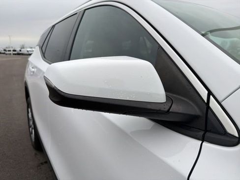 Used 2022 GMC Terrain SLT image 4