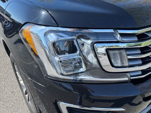 Used 2018 Ford Expedition Limited AWD/4WD image 12