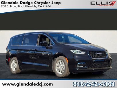 New 2026 Chrysler Pacifica Select