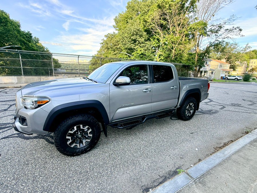 Used 2017 Toyota Tacoma TRD Off-Road w/ Tow Package AWD/4WD image 6