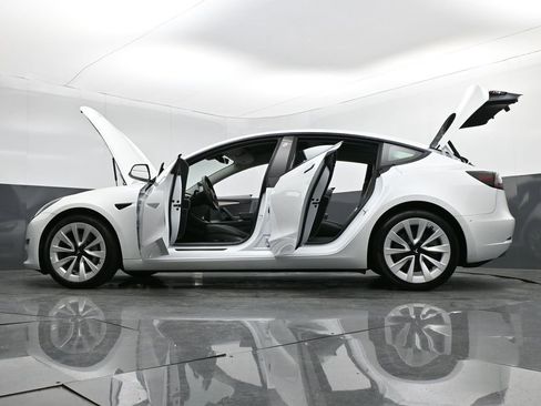 Used 2022 Tesla Model 3 Long Range image 37