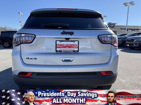 New 2026 Jeep Compass Latitude image 4