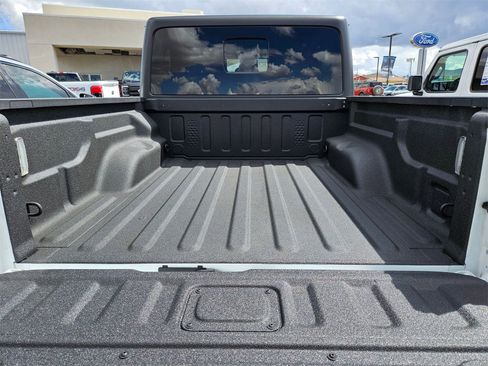 Used 2024 Jeep Gladiator Rubicon image 7