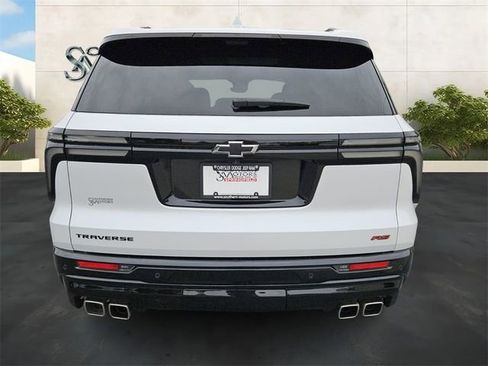 Used 2024 Chevrolet Traverse RS FWD image 4