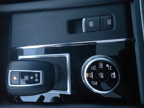 Used 2024 Mitsubishi Outlander SE AWD/4WD image 19