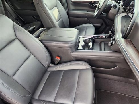 Used 2025 Chevrolet Tahoe LT image 20