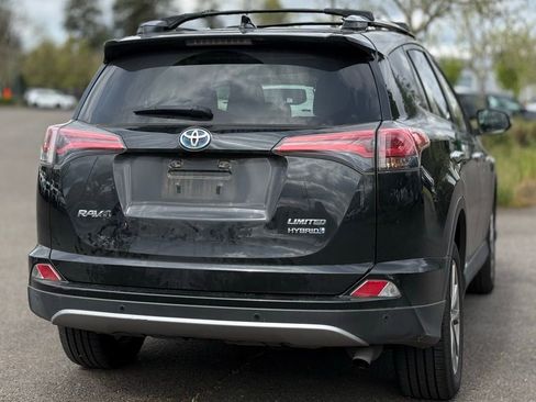 Used 2018 Toyota RAV4 Limited AWD/4WD image 5