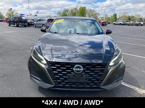 Used 2023 Nissan Altima 2.5 SR AWD/4WD image 2