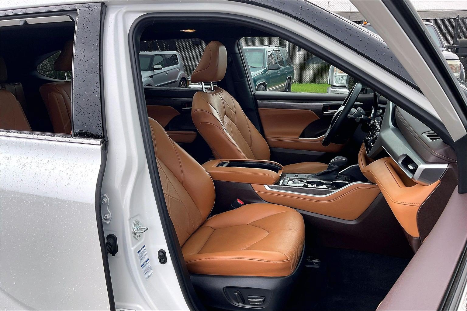 Used 2022 Toyota Highlander Platinum AWD/4WD image 9