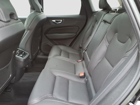 Used 2022 Volvo XC60 B5 Inscription AWD/4WD image 14